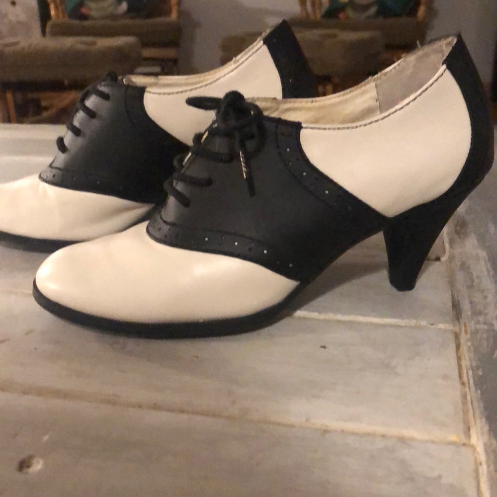 G.H Bass company Oxford shoes size 7